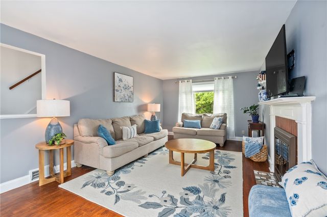 853 Vermont Ave, Mt Lebanon, PA 15234