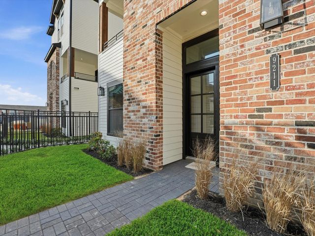 9211 Fort George Street, Houston, TX 77063