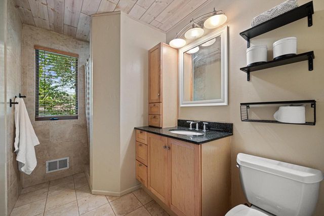 9091 N Pelham PARKWAY, Bayside, WI 53217