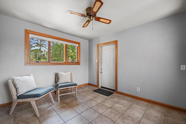 9091 N Pelham PARKWAY, Bayside, WI 53217