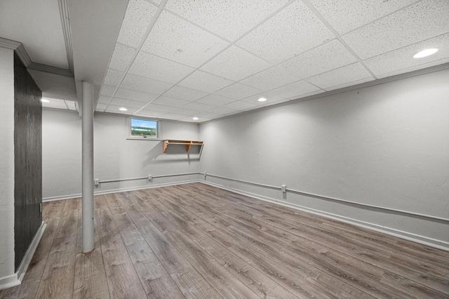 9091 N Pelham PARKWAY, Bayside, WI 53217