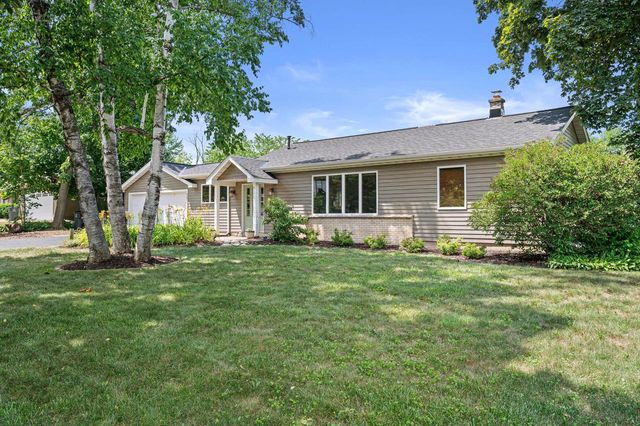 9091 N Pelham PARKWAY, Bayside, WI 53217