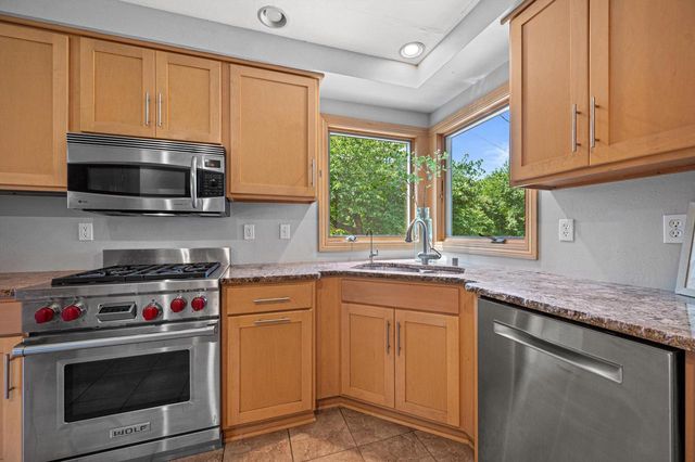 9091 N Pelham PARKWAY, Bayside, WI 53217