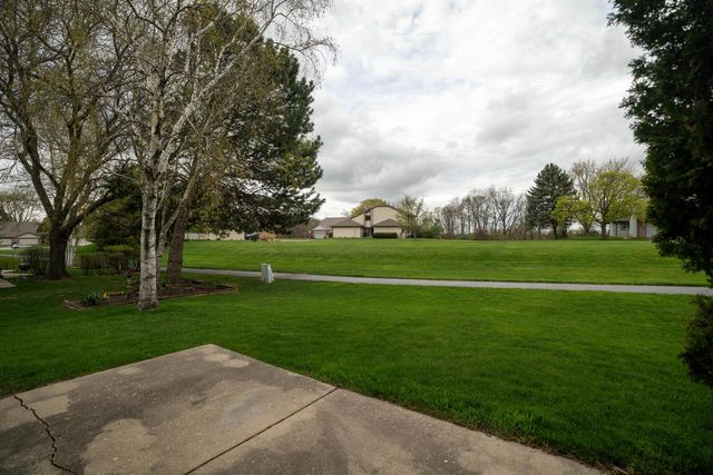 7307 S Delaine DRIVE, Oak Creek, WI 53154