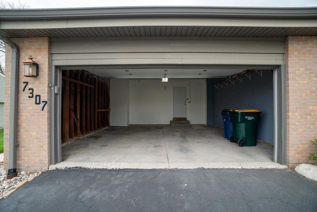7307 S Delaine DRIVE, Oak Creek, WI 53154