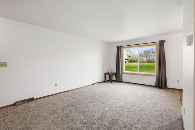 7307 S Delaine DRIVE, Oak Creek, WI 53154