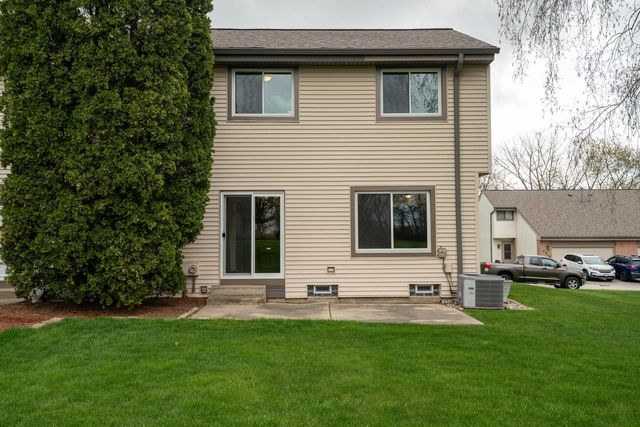 7307 S Delaine DRIVE, Oak Creek, WI 53154