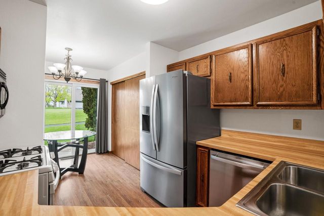 7307 S Delaine DRIVE, Oak Creek, WI 53154