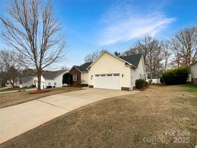166 Oak Haven Place NW, Concord, NC 28027