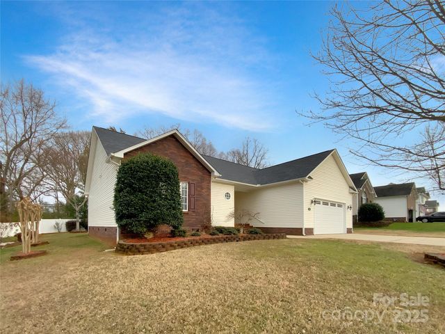 166 Oak Haven Place NW, Concord, NC 28027