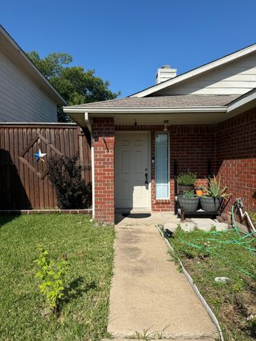 3159 Cross Creek Circle, Grand Prairie, TX 75052