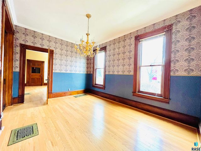 624 W 8th St Street, Sioux Falls, SD 57104