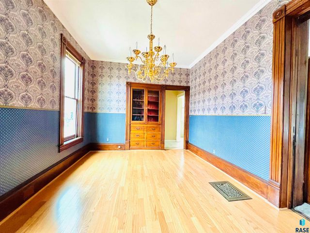 624 W 8th St Street, Sioux Falls, SD 57104