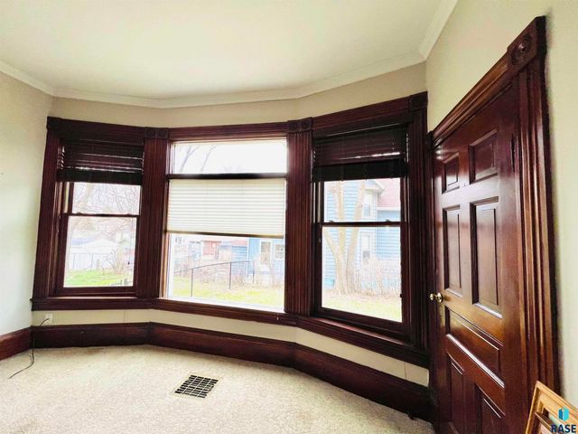 624 W 8th St Street, Sioux Falls, SD 57104