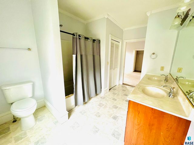 624 W 8th St Street, Sioux Falls, SD 57104