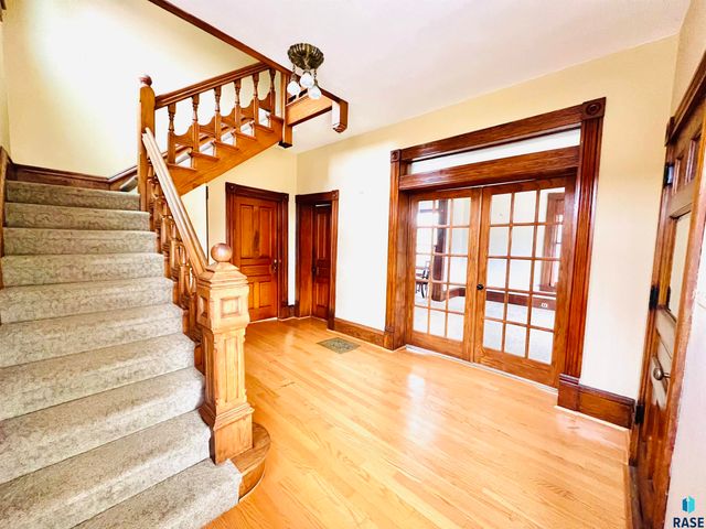 624 W 8th St Street, Sioux Falls, SD 57104