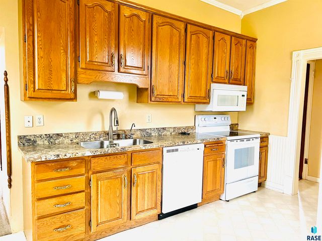 624 W 8th St Street, Sioux Falls, SD 57104