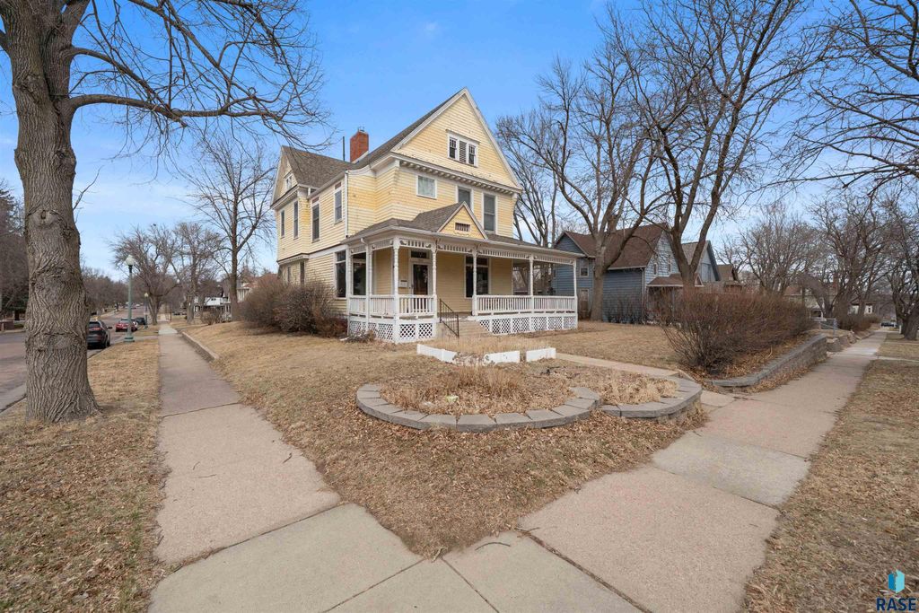 624 W 8th St Street, Sioux Falls, SD 57104