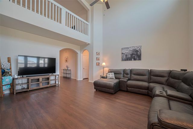 308 Morning Dove Trail, Sealy, TX 77474