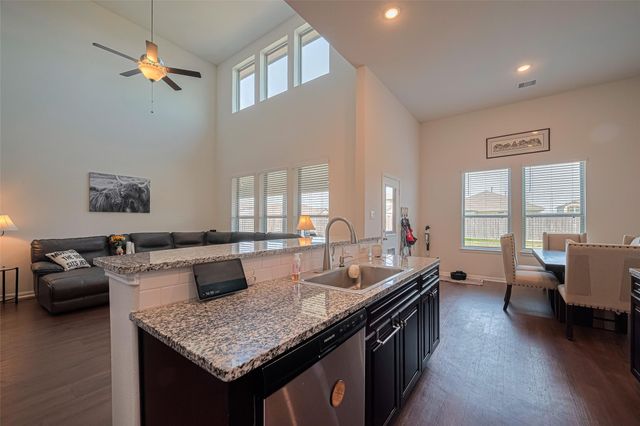 308 Morning Dove Trail, Sealy, TX 77474