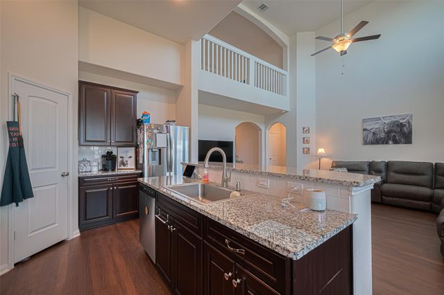 308 Morning Dove Trail, Sealy, TX 77474