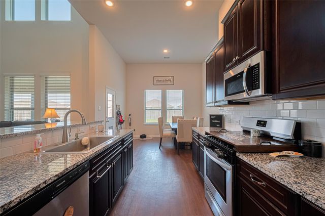 308 Morning Dove Trail, Sealy, TX 77474