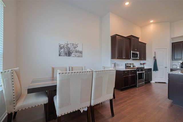 308 Morning Dove Trail, Sealy, TX 77474