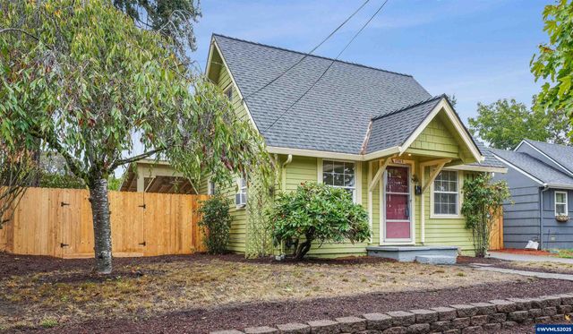 1785 Capitol St SE, Salem, OR 97302