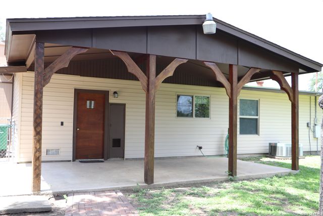 3910 PORTSMOUTH DR, San Antonio, TX 78223