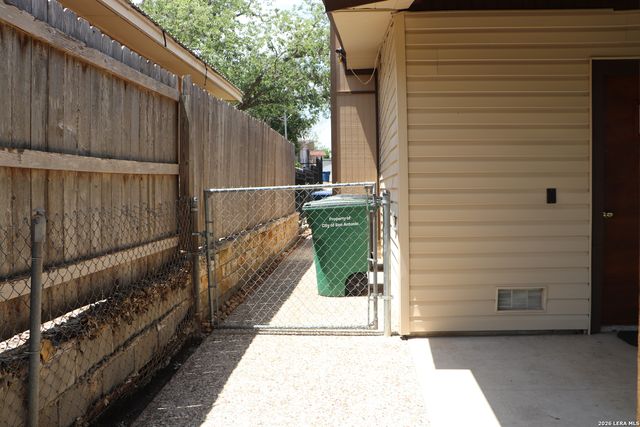 3910 PORTSMOUTH DR, San Antonio, TX 78223
