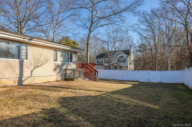 2 Fenwick Street, Mastic, NY 11950