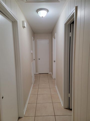 713 Clubside Drive, East Bernard, TX 77435