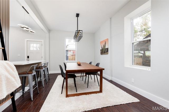 6212 Virginia Avenue, St Louis, MO 63111