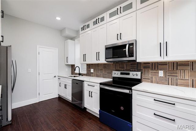 6212 Virginia Avenue, St Louis, MO 63111