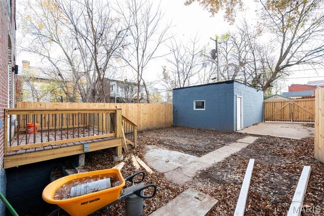 6212 Virginia Avenue, St Louis, MO 63111