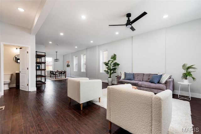 6212 Virginia Avenue, St Louis, MO 63111