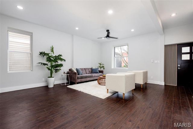 6212 Virginia Avenue, St Louis, MO 63111