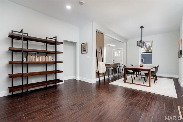 6212 Virginia Avenue, St Louis, MO 63111