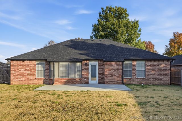 13024 E 129th Street North, Collinsville, OK 74021