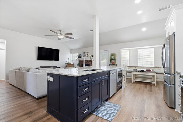 13024 E 129th Street North, Collinsville, OK 74021