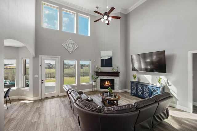 116 Waterstone Drive, Montgomery, TX 77356