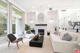 1020 Hilldale Avenue, West Hollywood, CA 90069