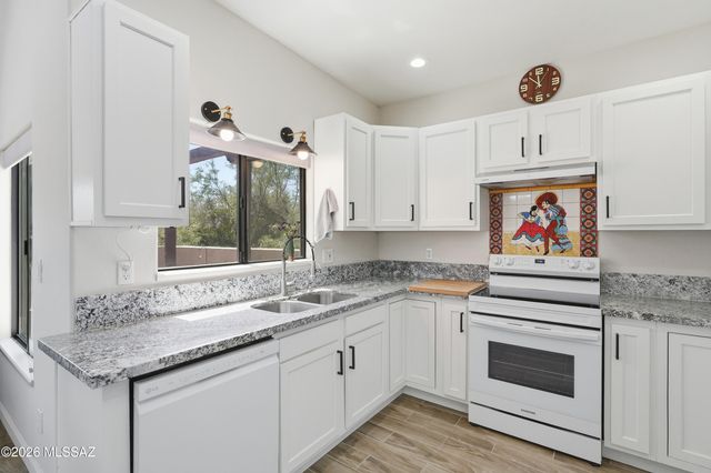 1505 W Via Muleje, Sahuarita, AZ 85629
