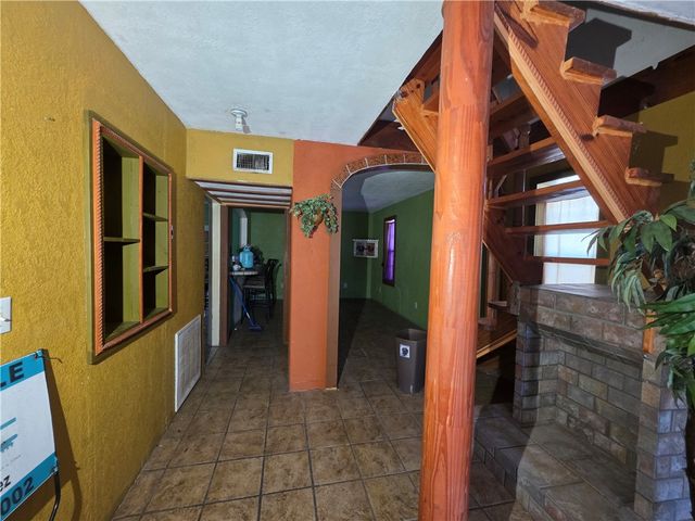 939 Benavides St, Robstown, TX 78380