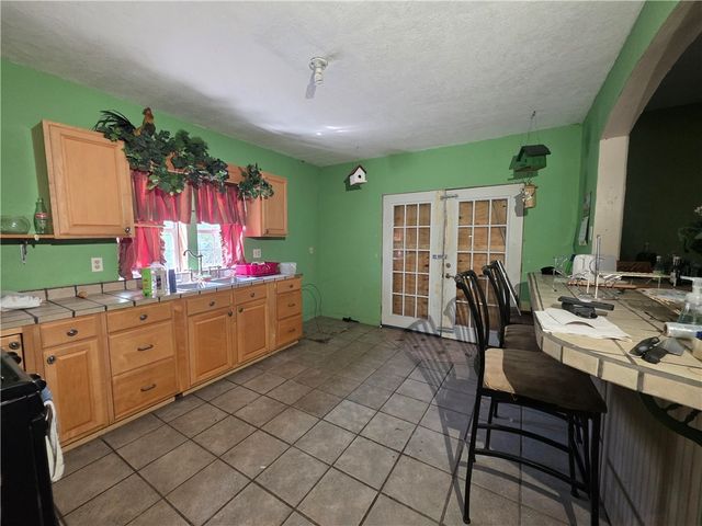 939 Benavides St, Robstown, TX 78380