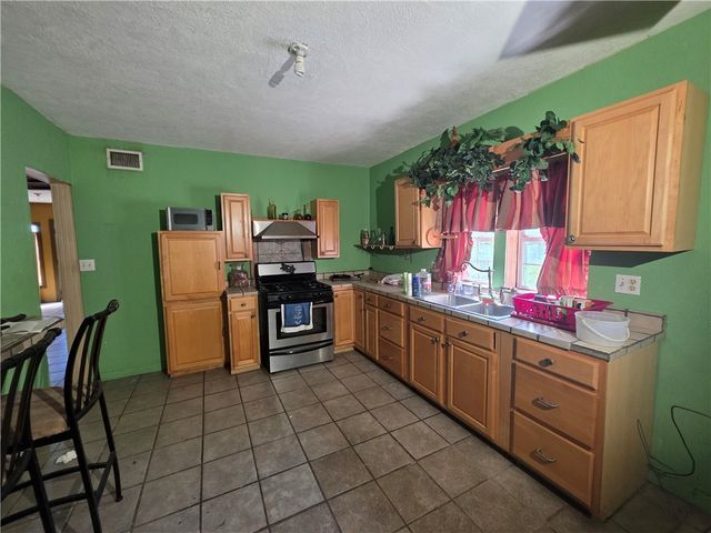 939 Benavides St, Robstown, TX 78380