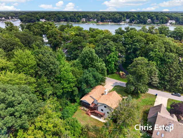 18127 Lovell Road, Spring Lake Twp, MI 49456