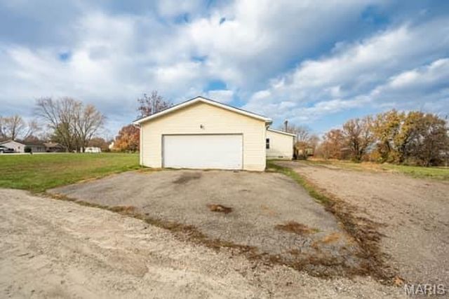 99 Hickory Lane, Foley, MO 63347