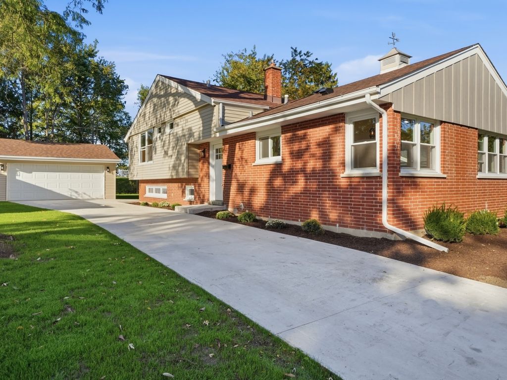 1032 61st Street, Downers Grove, IL 60516 — exterior