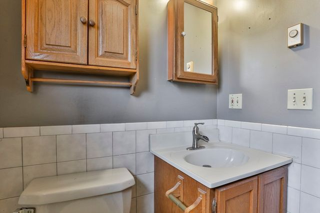 3 Munroe St, Haverhill, MA 01830